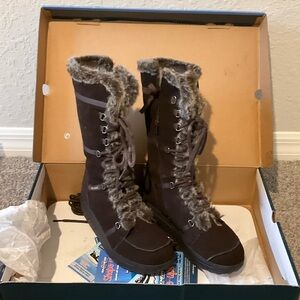 Skechers Women's Grand Jams Unlimited boots in brown suede